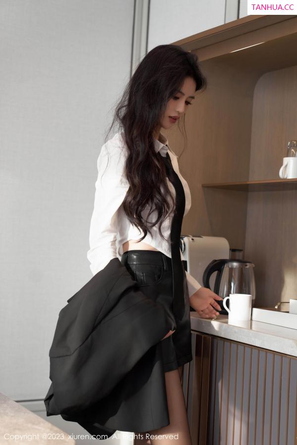 李浅浅  [XiuRen]高清写真图 2023.10.25 No.7560 浅浅Danny 黑丝美腿第31张图片